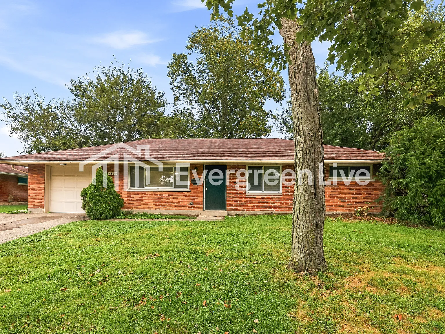 3 bed, 1.0 bath, 1080 sqft, $1,395 — Photo 1