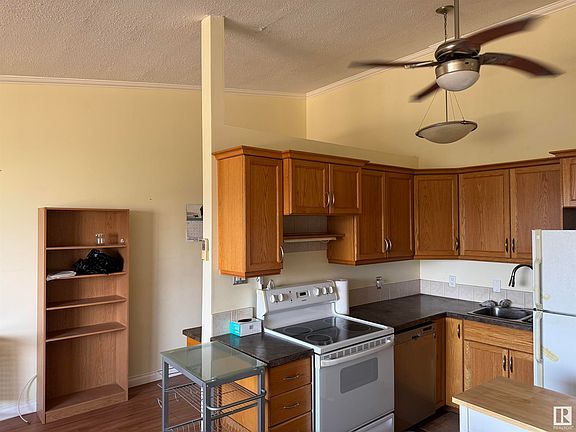 3rd image of 4625 50a St #7