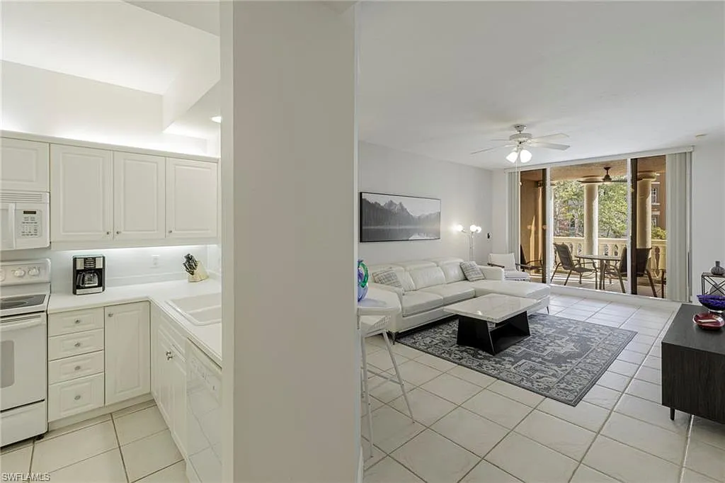 2 bed, 2.0 bath, 1223 sqft, $7,000 — Photo 4