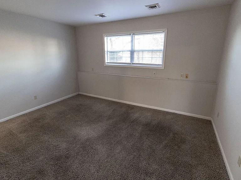 2916 Leeway Dr #D — Photo 6