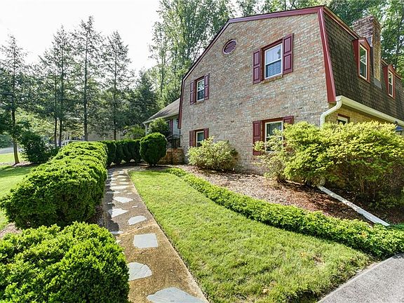 5th image of 110 Clairidge Ct
