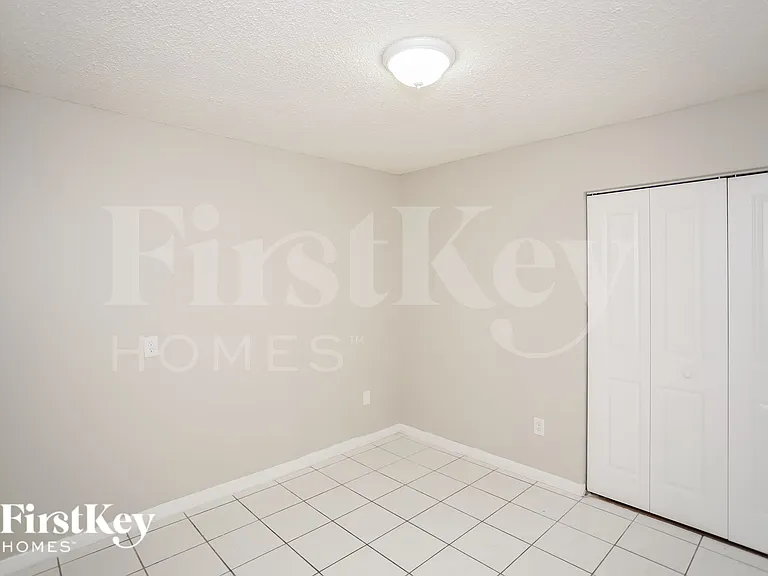 5505 W 27th Ln — Photo 16