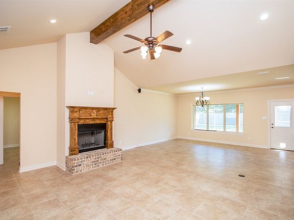 3rd image of 1604 Birch Ln
