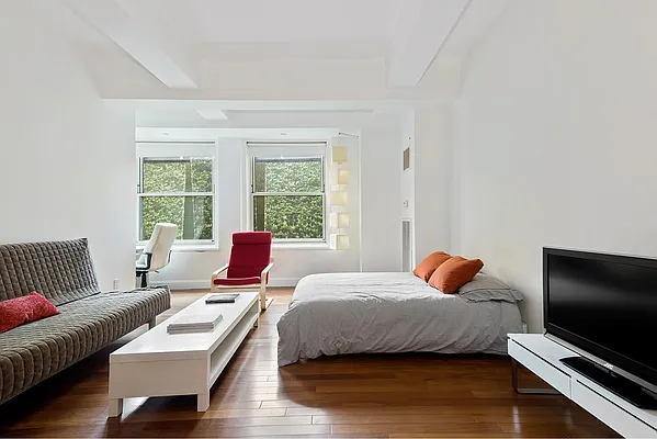 Rented by Douglas Elliman | media 9