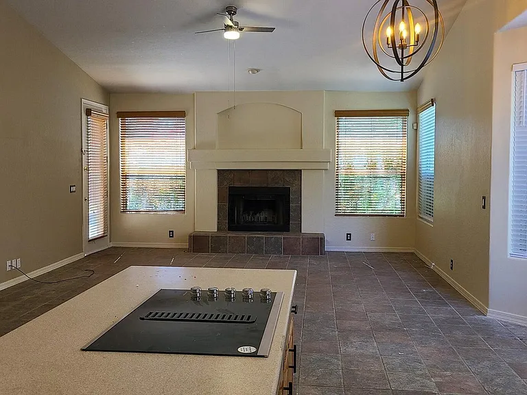 14206 S 12th Pl — Photo 10