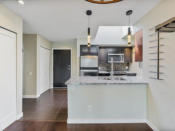 5th image of 405 Skeena St #411