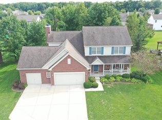 8865 Pin Oak Dr, Zionsville, IN 46077
