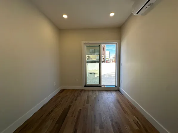 46-48 Van Reipen Avenue image 7 of 12