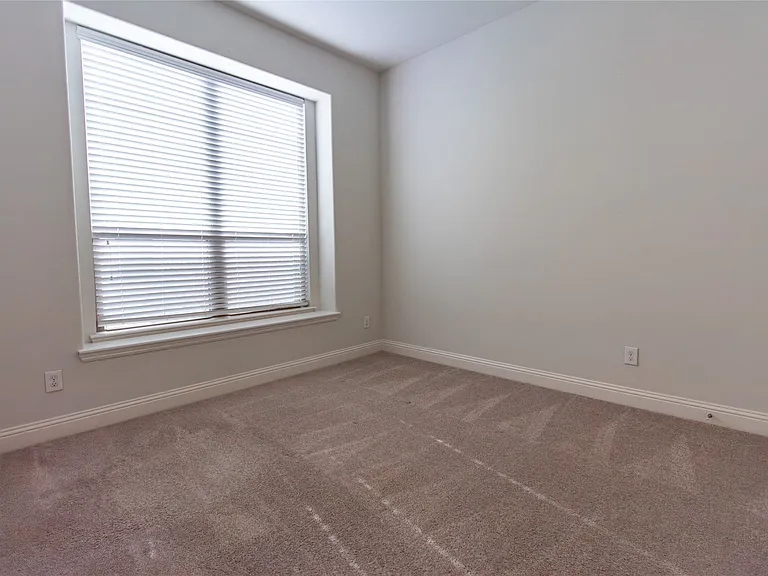 720 Field Xing — Photo 6