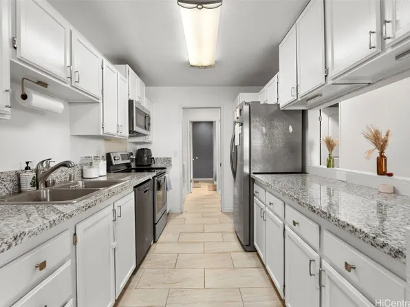 2069 California Ave APT 17A, Wahiawa, HI 96786