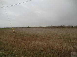 1060 Beach Front Dr, Gilchrist, TX 77617