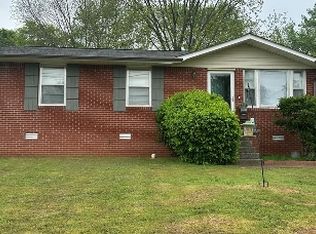 204 Crest Dr, Hopkinsville, KY 42240