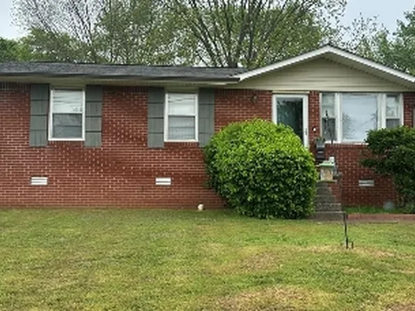 204 Crest Dr, Hopkinsville, KY 42240