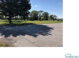 1925 E 2nd St, Defiance, OH 43512