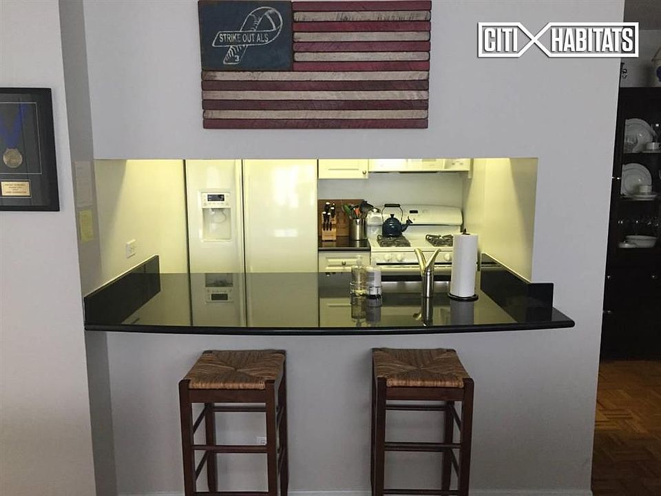 2nd image of 155 E 31st St APT 22l