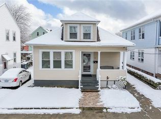 30 Edgemere Ave, Providence, RI 02909