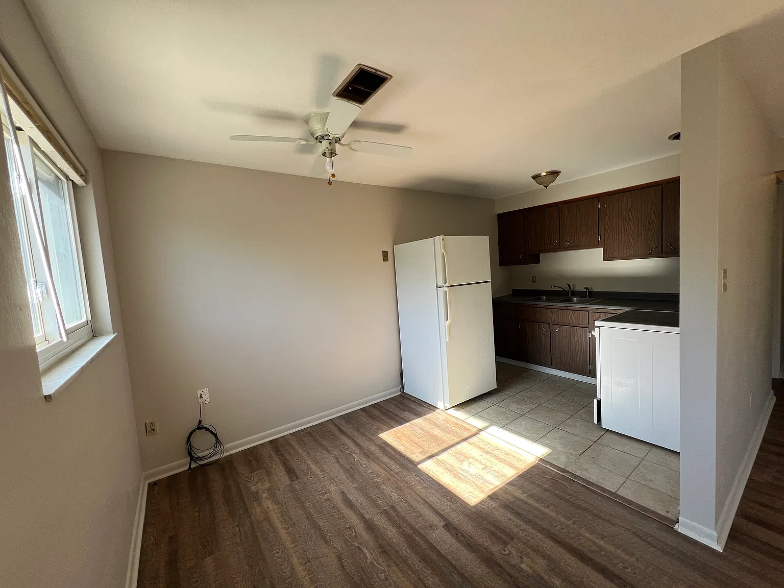 2 bed, 900 sqft, $1,050 — Photo 4