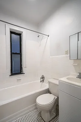 Rented by Metropolitan Equities | media 7