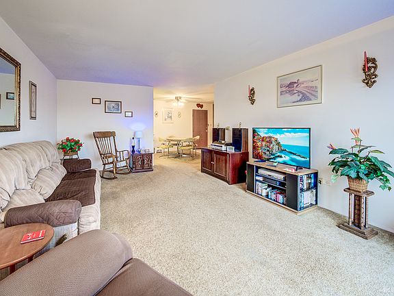 5th image of 6700 S Brainard Ave APT 429