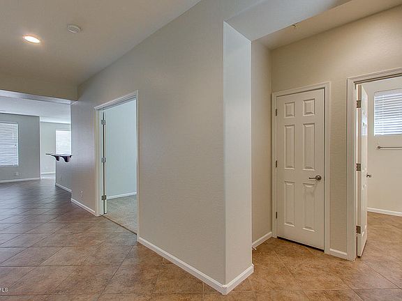 5th image of 4076 E Linda Ln