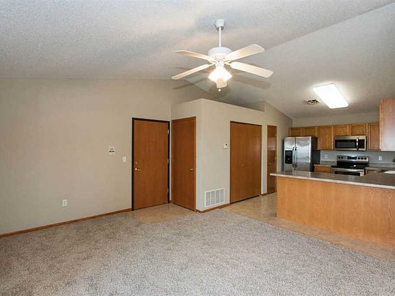3rd image of 1355 N Jones Blvd APT 6