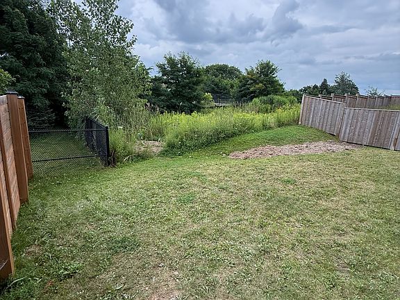 5th image of 27 Deerfield Ln