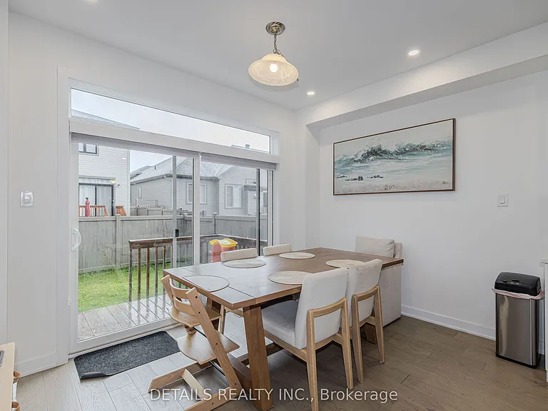 67 Viceroy Mews — Photo 13