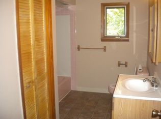 1405 Pine Hollow Rd, Mc Kees Rocks, PA 15136