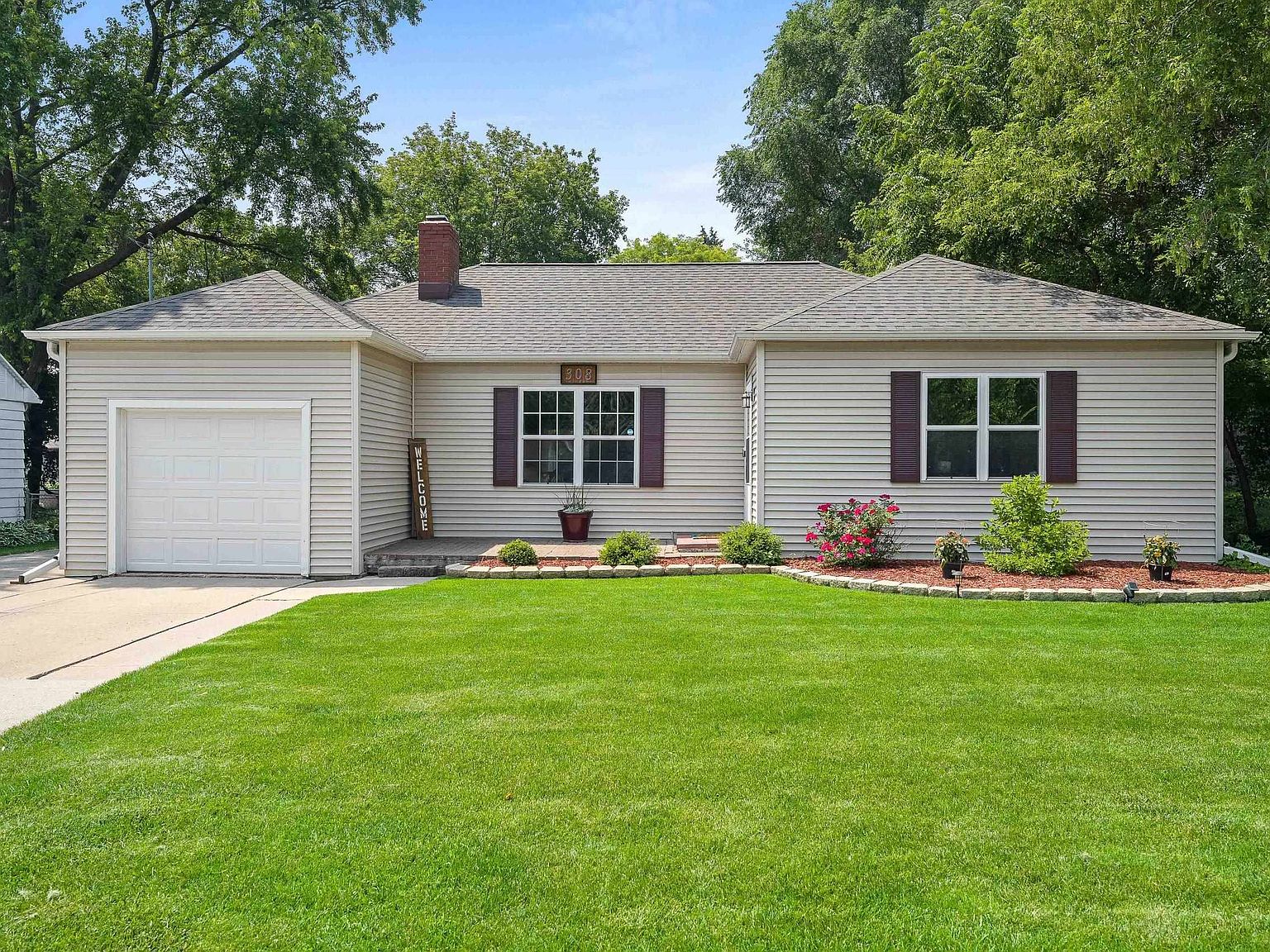 308 E Allouez Ave, Green Bay, WI 54301 Zillow
