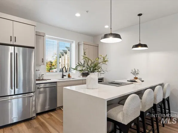 1705 S Federal Way, Boise, ID 83705