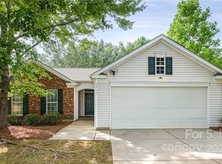 6944 Kentucky Derby Dr, Charlotte, NC 28215