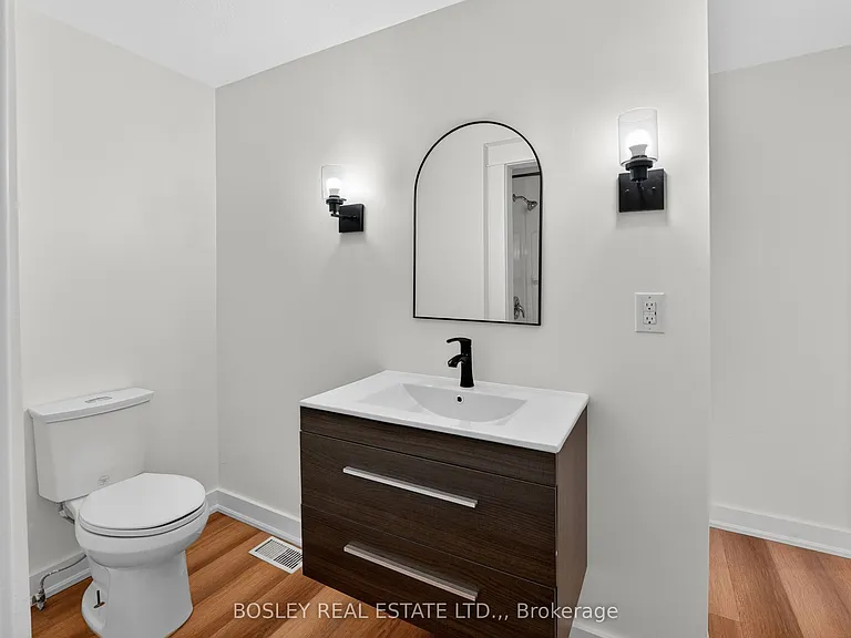 4 Queen St #2 — Photo 10