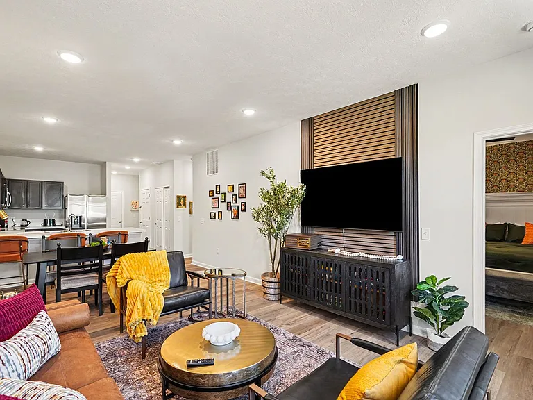 2498 Houston Rd — Photo 2