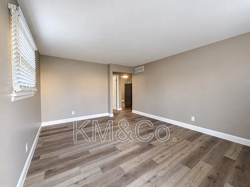 2 bed, 1.0 bath, 820 sqft, $1,425 — Photo 3