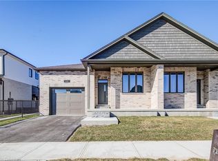 106 S Parkwood Blvd, Woolwich, ON N3B 3G8