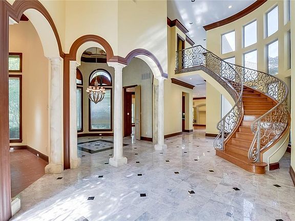 5th image of 1813 Richlen Way