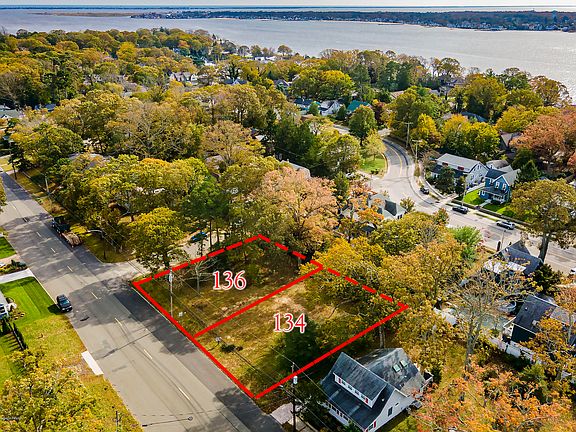 5th image of 136 Vansant Ave