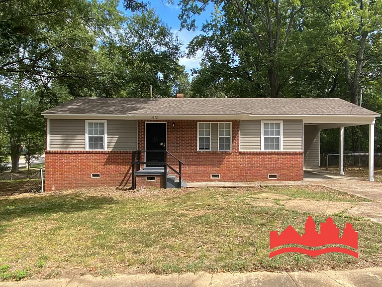 3572 Suzanne Dr — Photo 1