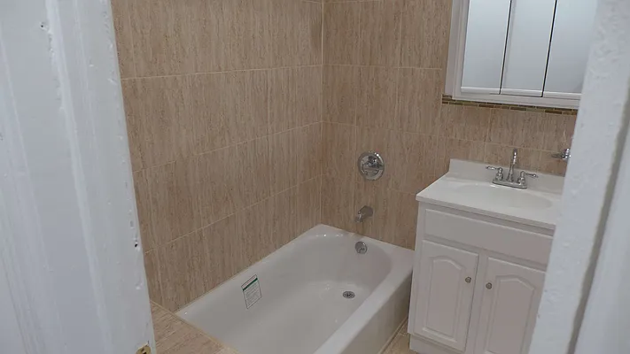 Rented by Garfield Realty  | media 14