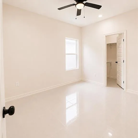 709 N Emerald Ave — Photo 11
