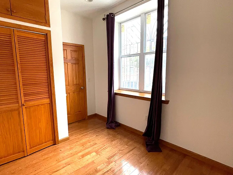 916 Green St #1 — Photo 12