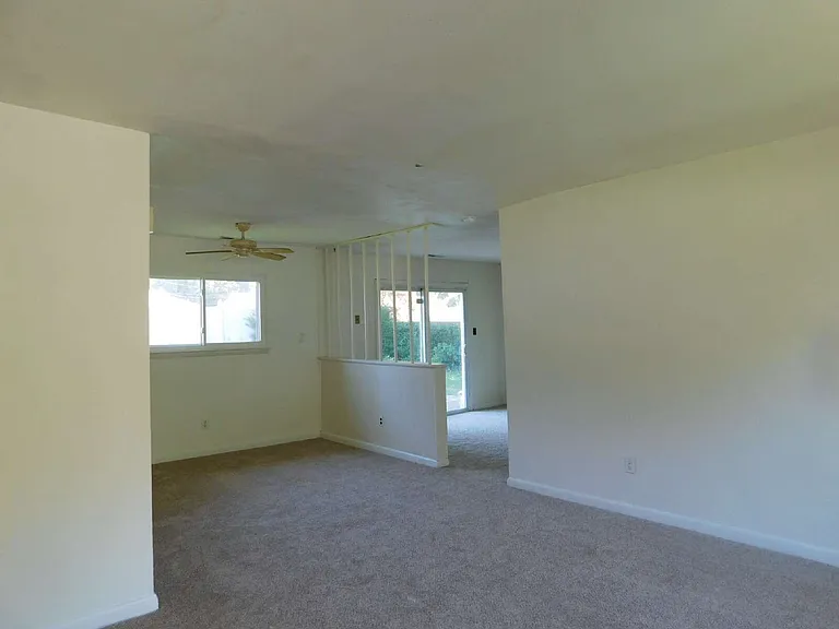 3825 Annie Ln — Photo 4