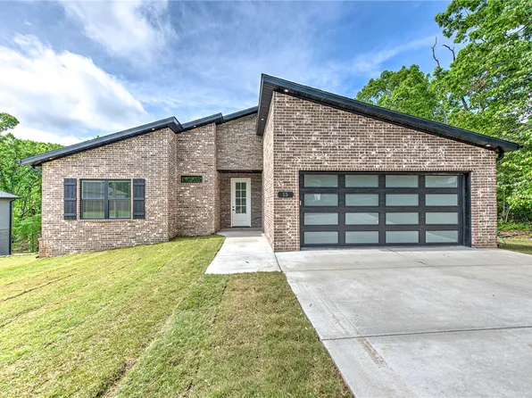 15 Orkney Dr, Bella Vista, AR 72715