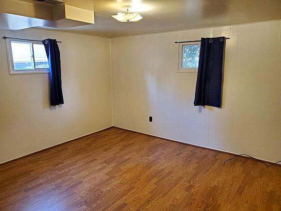 Main room with 2 windows