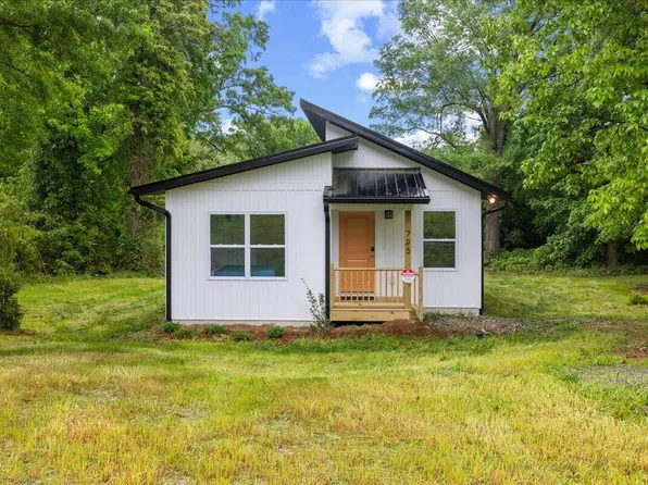 795 Lakeside Ave, Burlington, NC 27217