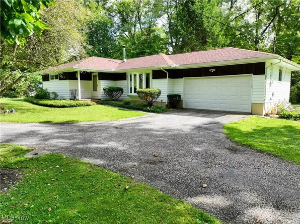 8493 Silvercreek Dr, Novelty, OH 44072