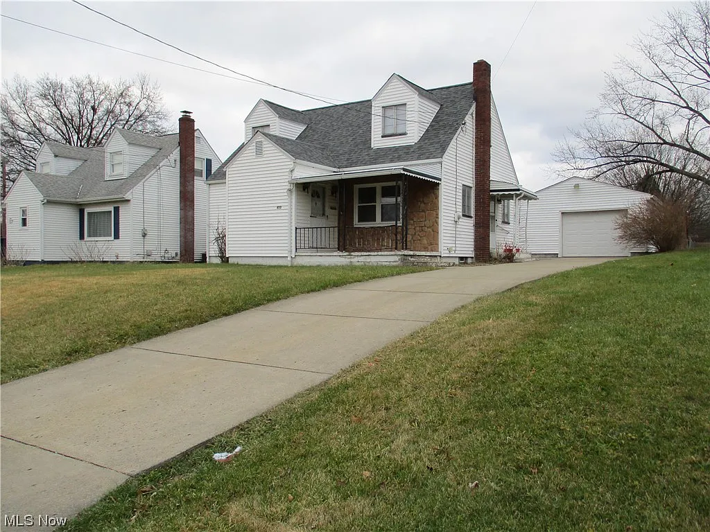 473 Wesley Ave photo 1