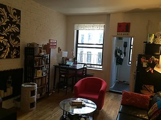Rented by Eric Goodman Realty Corp | media 7
