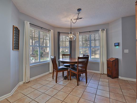 5th image of 30 Kilgore Ln