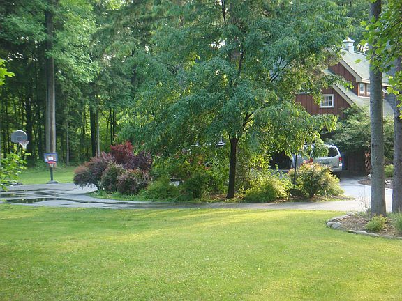 circle drive front of house